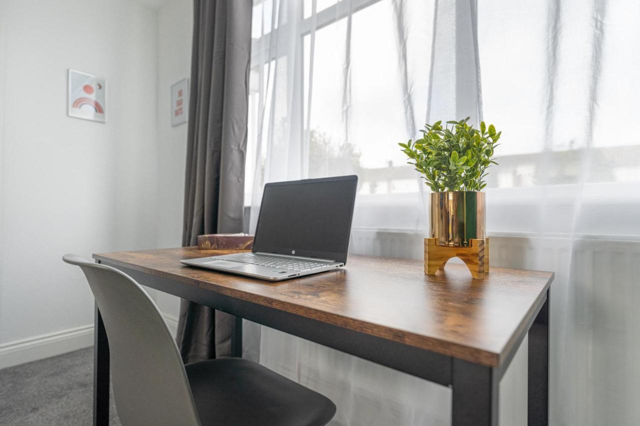 Contractor Accommodation Near Heathrow, Windsor Minutes From M4 Slough Eksteriør billede