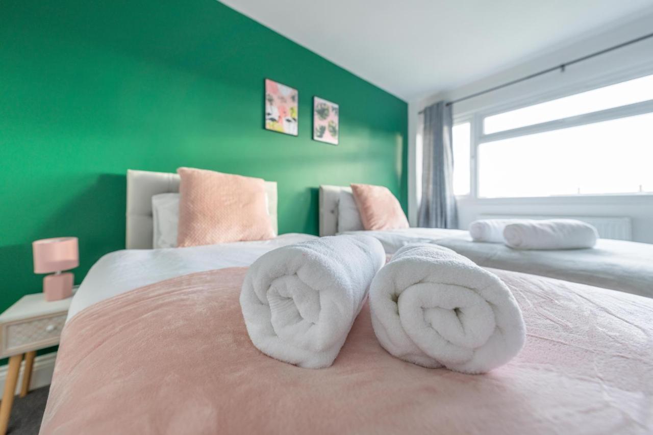 Contractor Accommodation Near Heathrow, Windsor Minutes From M4 Slough Eksteriør billede