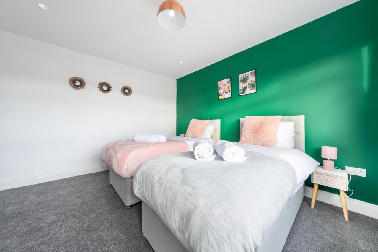 Contractor Accommodation Near Heathrow, Windsor Minutes From M4 Slough Eksteriør billede